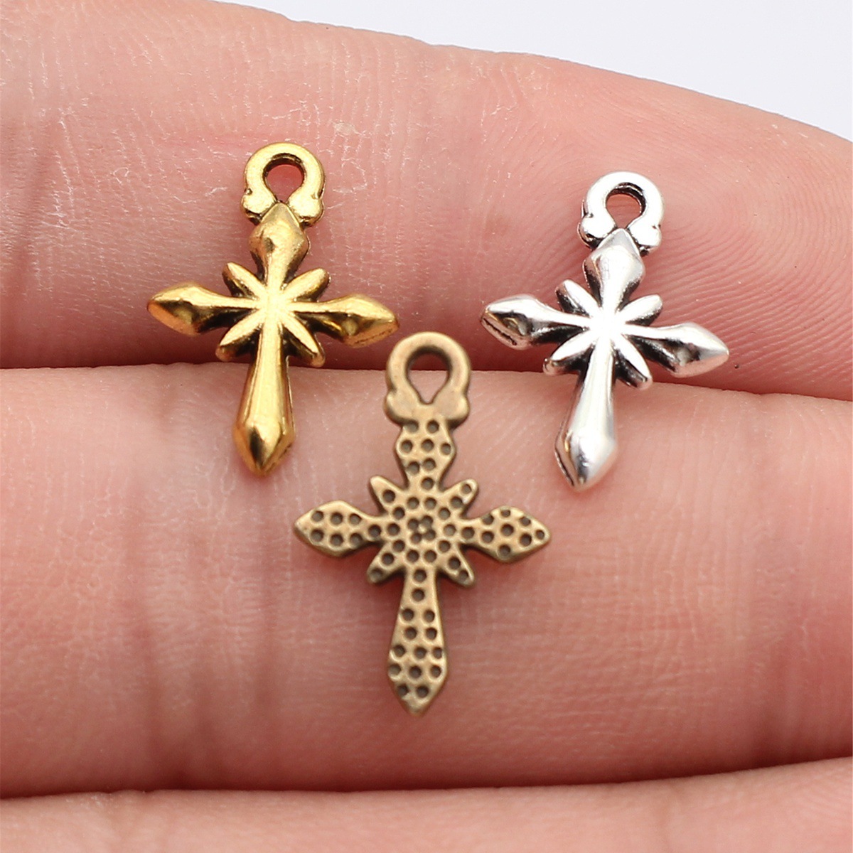 WYSIWYG 40pcs 18x12mm 3 Colors - Vintage Fashion Blog review and price